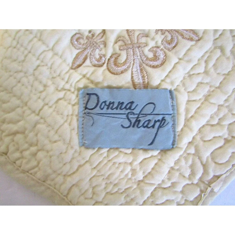 Donna Sharp Quilted Placemats Set of 4 Gold Embroidered Fleur-de-lis 15x18